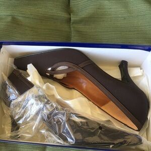 Versani brown pumps 8 1/2 AA